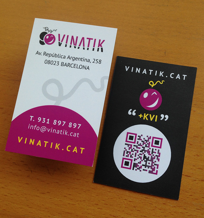VINATIK > Diseño de tarjetas verticales para tienda de vinos en Barcelona.